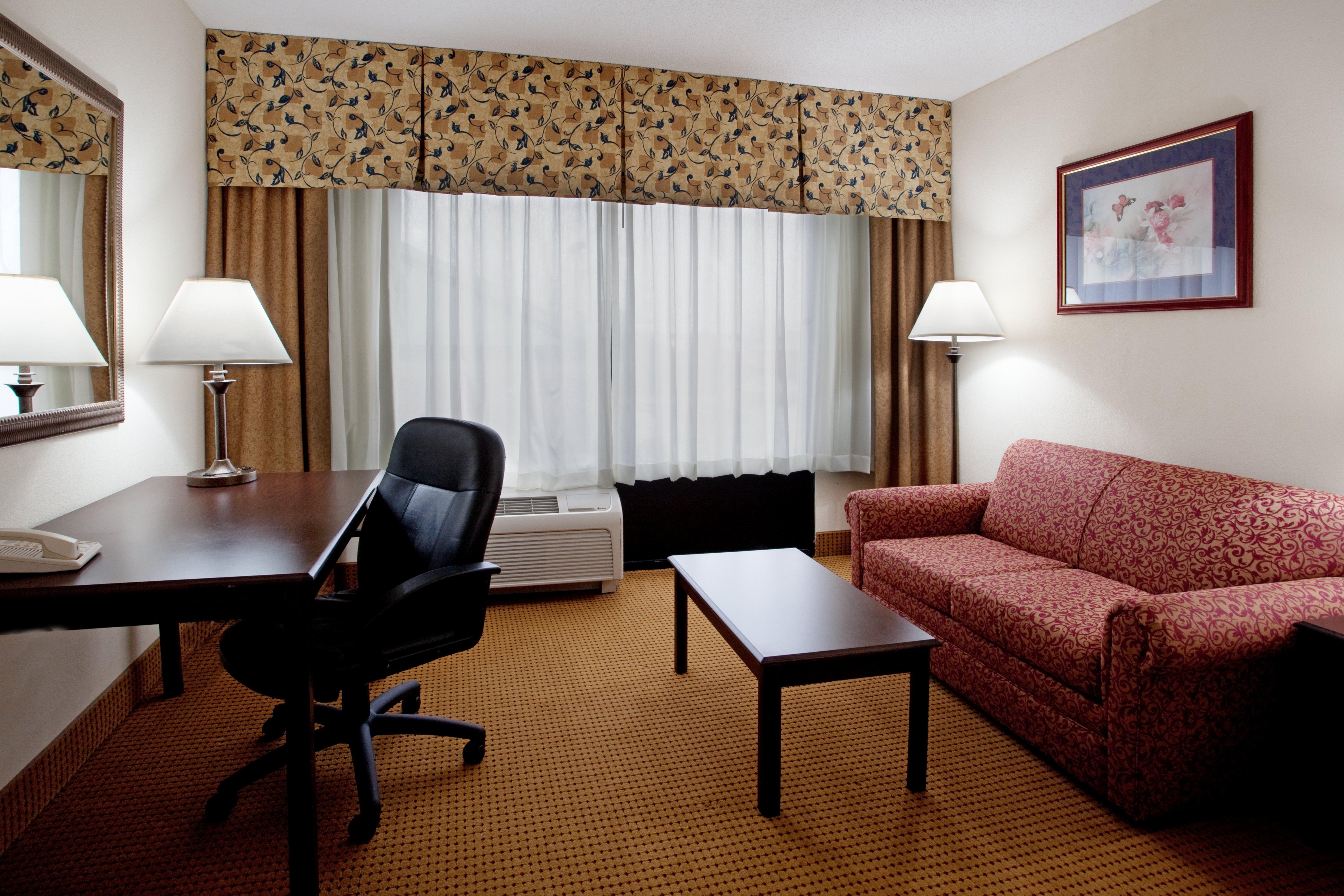 Lexington Inn And Suites Exterior photo